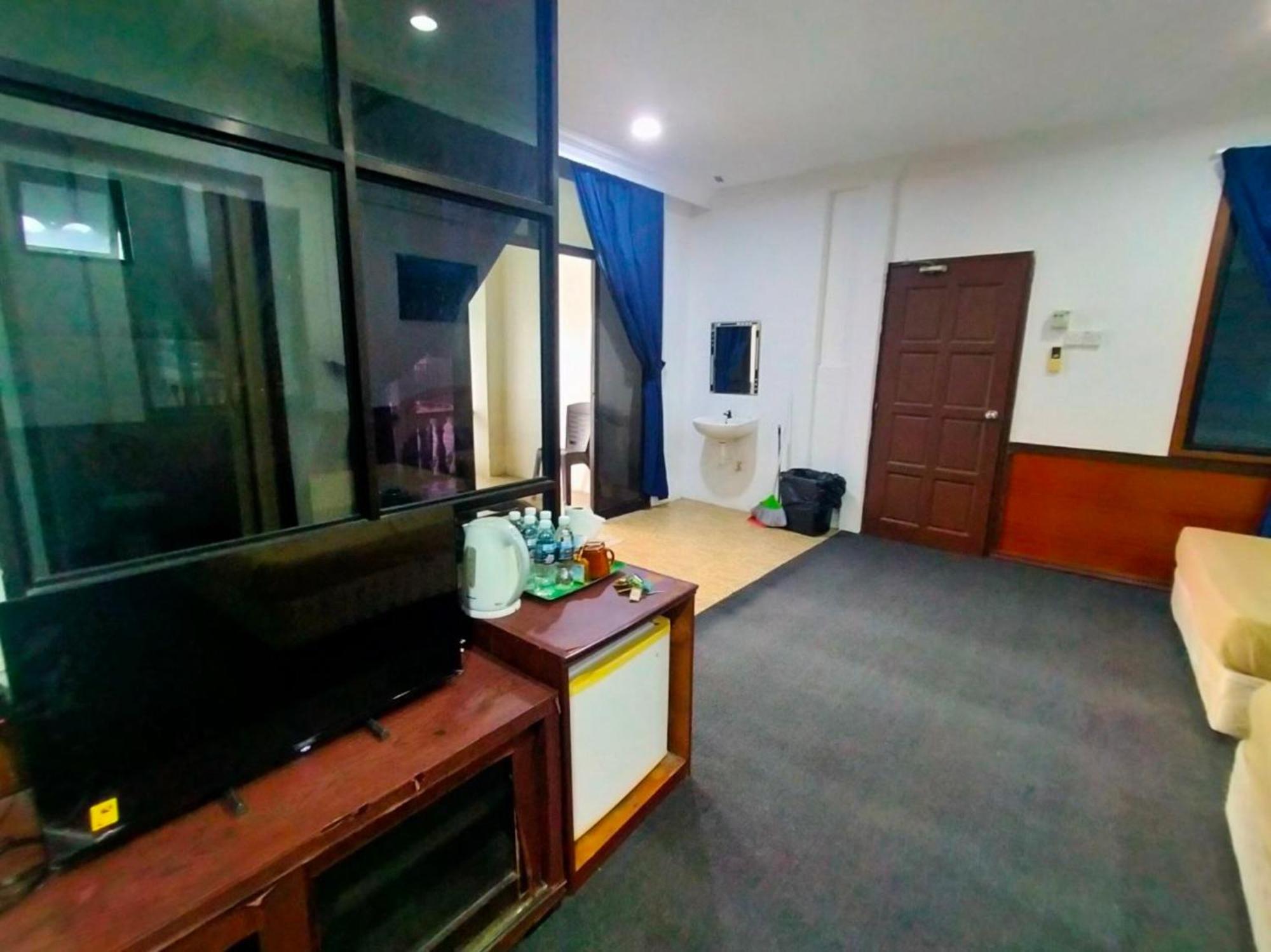 Capital O 91118 Chalet Seri Idaman Bayan Lepas Extérieur photo